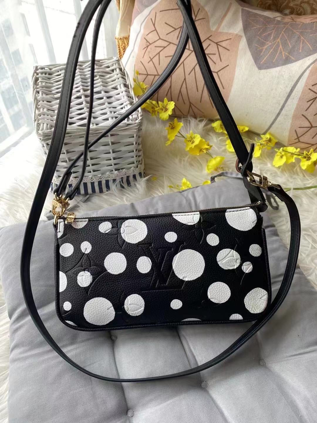 LOUIS VUITTON Vernis Kusama Infinity Dots Pochette Accessories Black- VIP