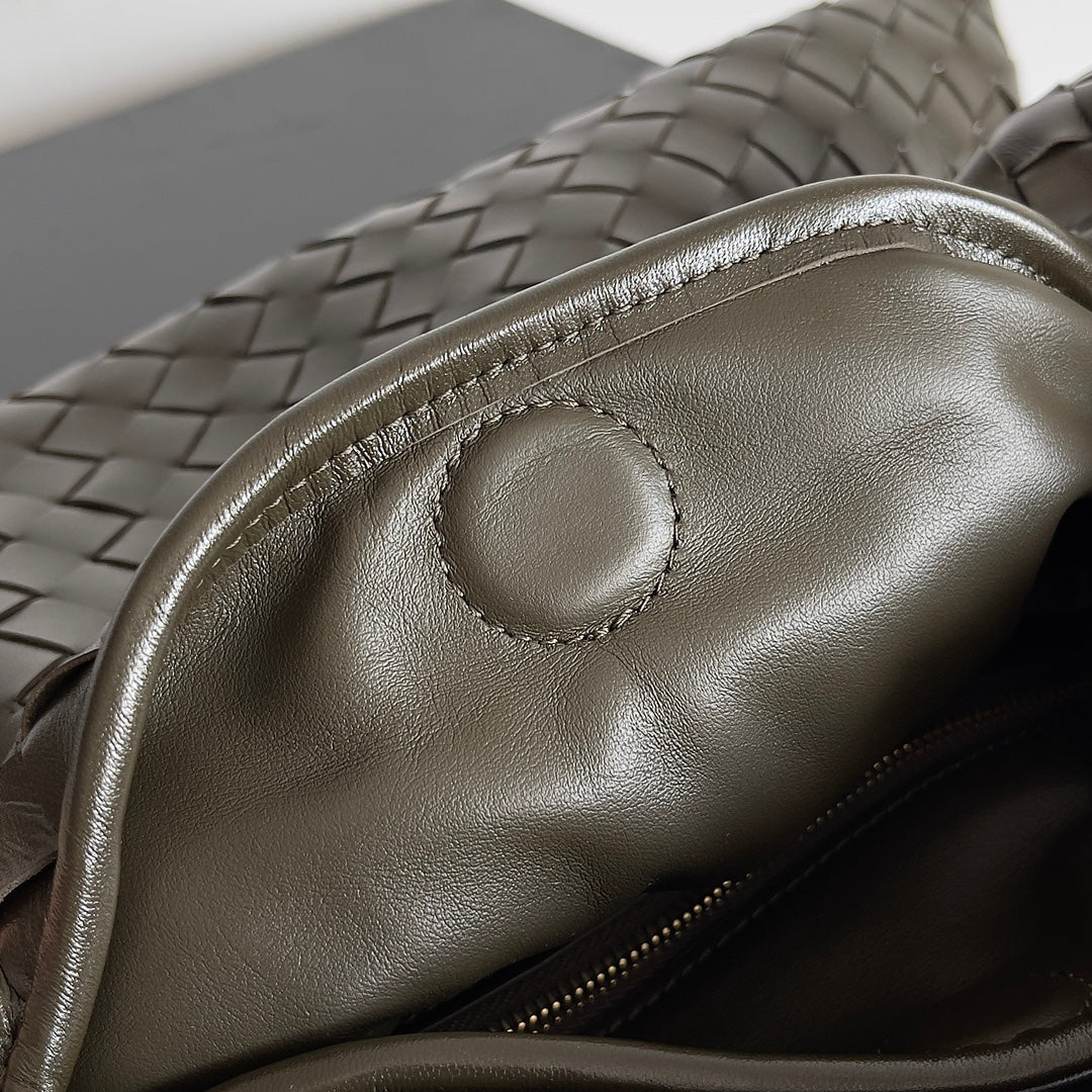 Bottega Veneta Small Hop Bag