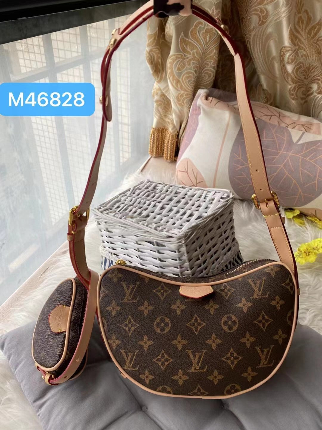 Louis Vuitton LV Croissant MM Monogram canvas Brown- VIP