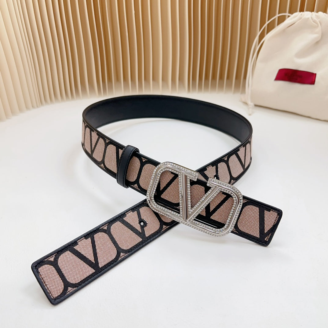 Valentino Garavani   vlogo signature belt in glossy calfskin 40mm